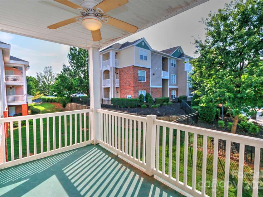 9022 Meadow Vista Road, Charlotte, NC 28213.  MLS# CAR4286241, YatesRealty ID 30632. 