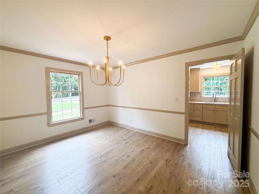 771 9th Street, Hickory, NC 28601.  MLS# CAR4287912, YatesRealty ID 30633. 