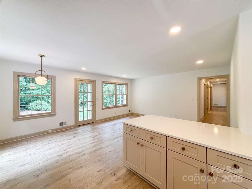 771 9th Street, Hickory, NC 28601.  MLS# CAR4287912, YatesRealty ID 30633. 