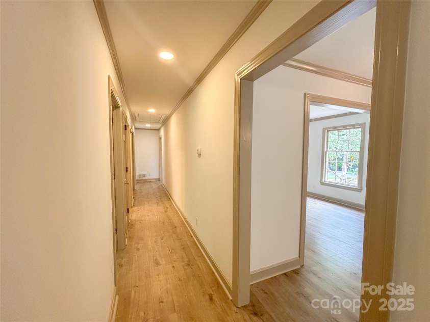 771 9th Street, Hickory, NC 28601.  MLS# CAR4287912, YatesRealty ID 30633. 