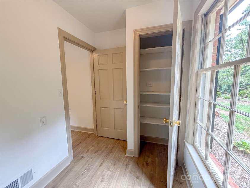 771 9th Street, Hickory, NC 28601.  MLS# CAR4287912, YatesRealty ID 30633. 