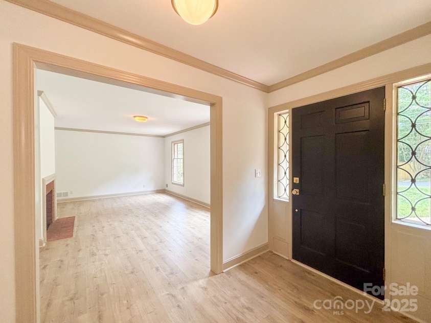 771 9th Street, Hickory, NC 28601.  MLS# CAR4287912, YatesRealty ID 30633. 