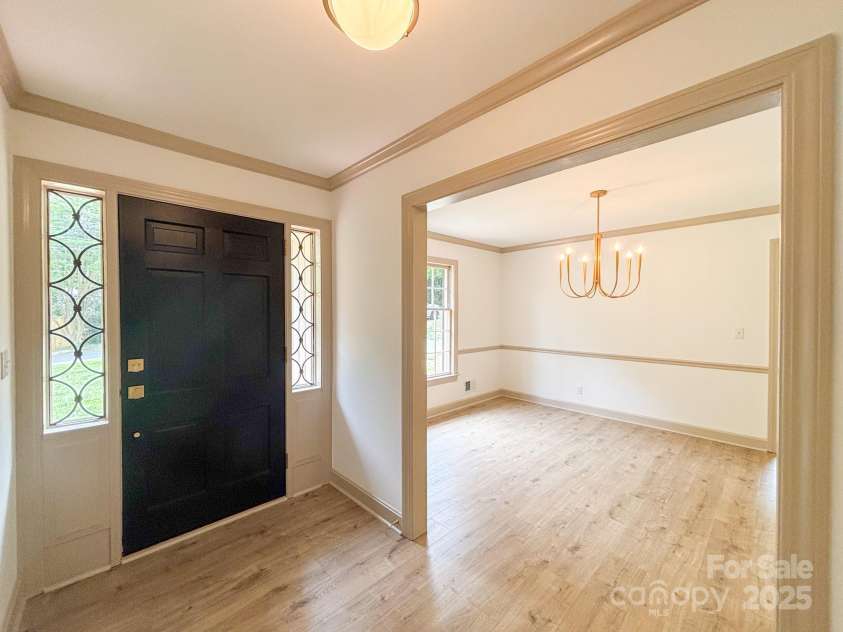 771 9th Street, Hickory, NC 28601.  MLS# CAR4287912, YatesRealty ID 30633. 