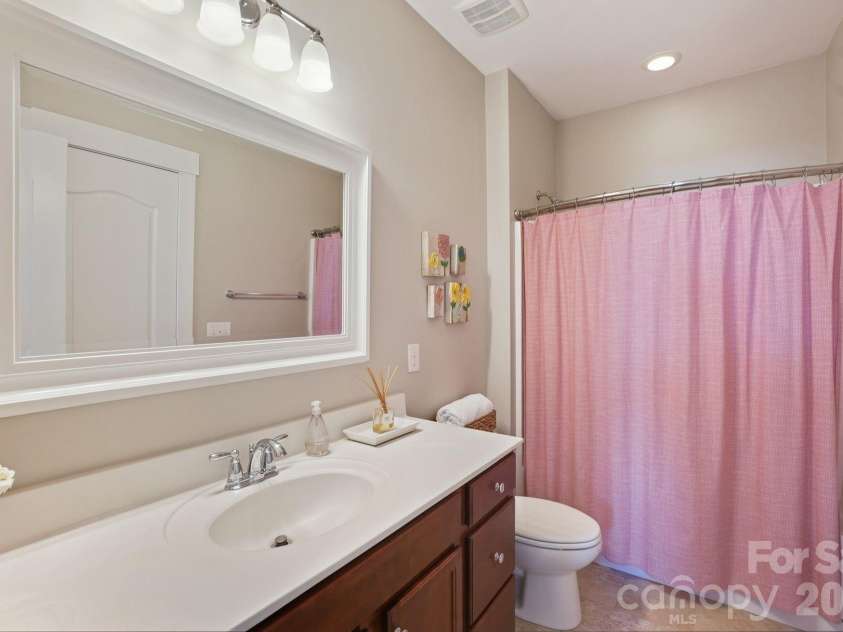 783 Waterscape Court, Rock Hill, SC 29730.  MLS# CAR4380311, YatesRealty ID 30635. Full bath - 2nd level