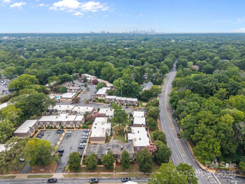 1700 Roxborough Road, Charlotte, NC 28211.  MLS# CAR4287724, YatesRealty ID 30636. 