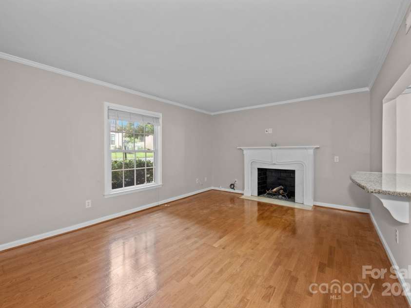 1700 Roxborough Road, Charlotte, NC 28211.  MLS# CAR4287724, YatesRealty ID 30636. 