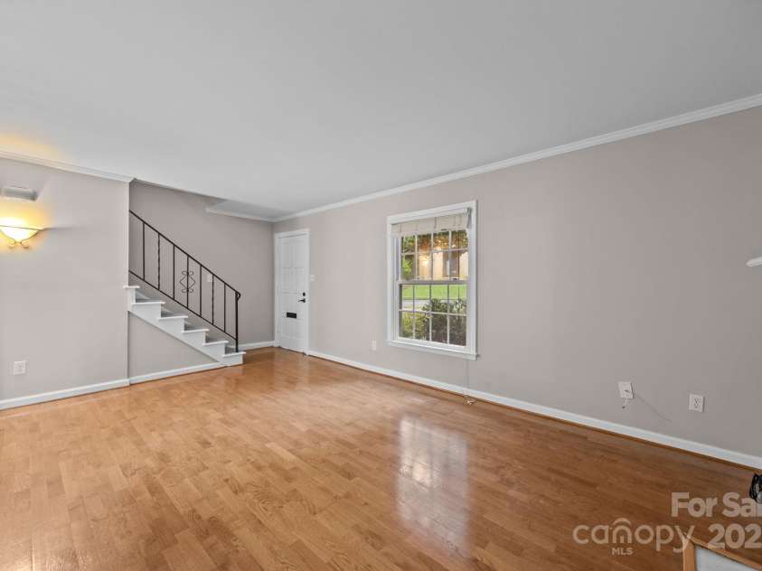 1700 Roxborough Road, Charlotte, NC 28211.  MLS# CAR4287724, YatesRealty ID 30636. 