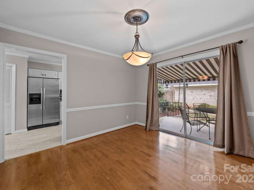 1700 Roxborough Road, Charlotte, NC 28211.  MLS# CAR4287724, YatesRealty ID 30636. 