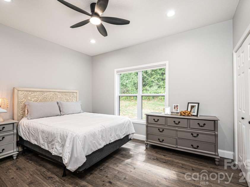29 Central Avenue, Granite Falls, NC 28630.  MLS# CAR4391500, YatesRealty ID 30637. 