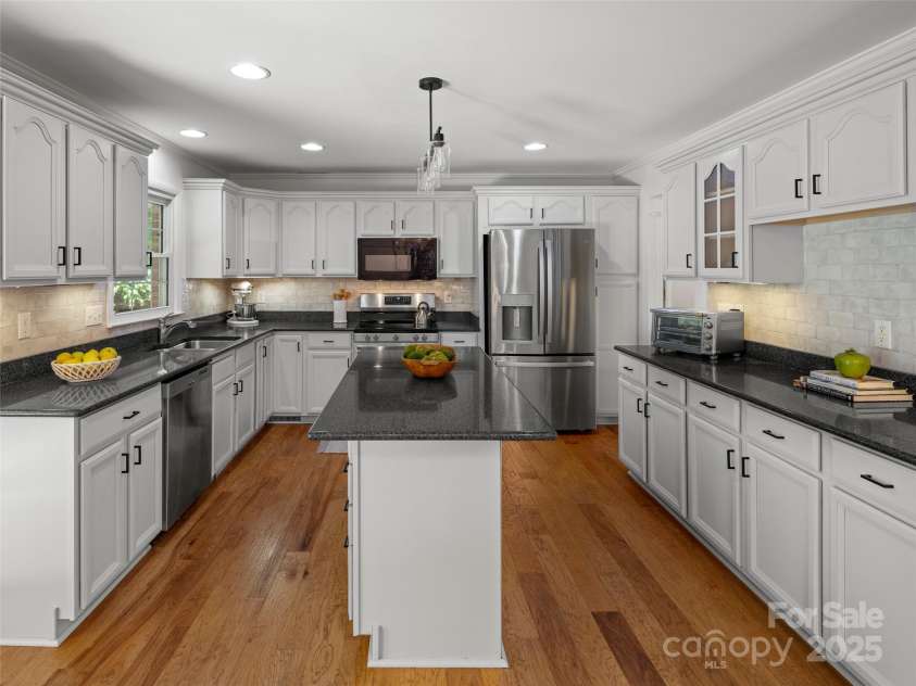 124 New Rockwood Road, Arden, NC 28704.  MLS# CAR4260829, YatesRealty ID 30638. 