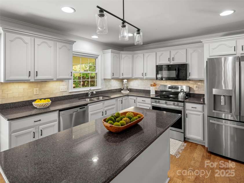 124 New Rockwood Road, Arden, NC 28704.  MLS# CAR4260829, YatesRealty ID 30638. 