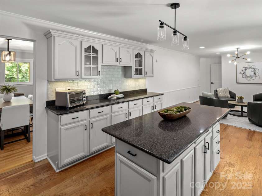 124 New Rockwood Road, Arden, NC 28704.  MLS# CAR4260829, YatesRealty ID 30638. 