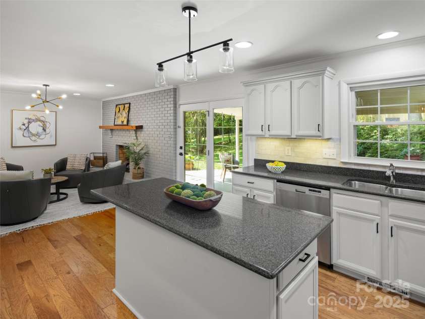 124 New Rockwood Road, Arden, NC 28704.  MLS# CAR4260829, YatesRealty ID 30638. 