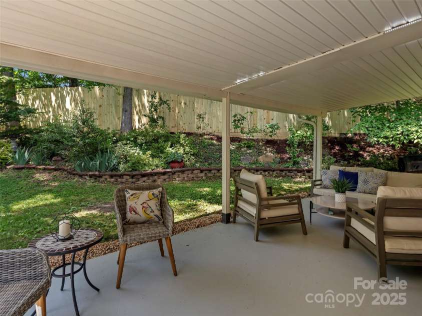 124 New Rockwood Road, Arden, NC 28704.  MLS# CAR4260829, YatesRealty ID 30638. 