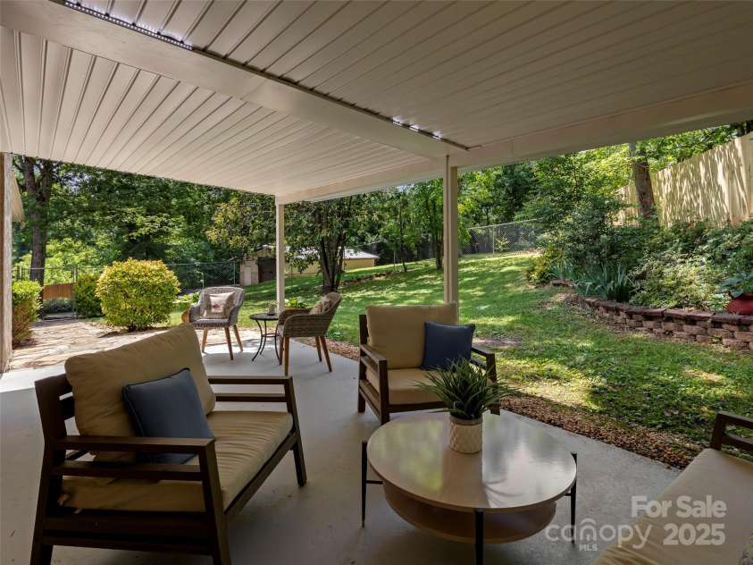 124 New Rockwood Road, Arden, NC 28704.  MLS# CAR4260829, YatesRealty ID 30638. 