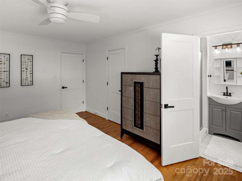 124 New Rockwood Road, Arden, NC 28704.  MLS# CAR4260829, YatesRealty ID 30638. 