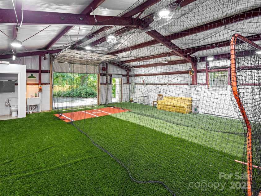 124 New Rockwood Road, Arden, NC 28704.  MLS# CAR4260829, YatesRealty ID 30638. 