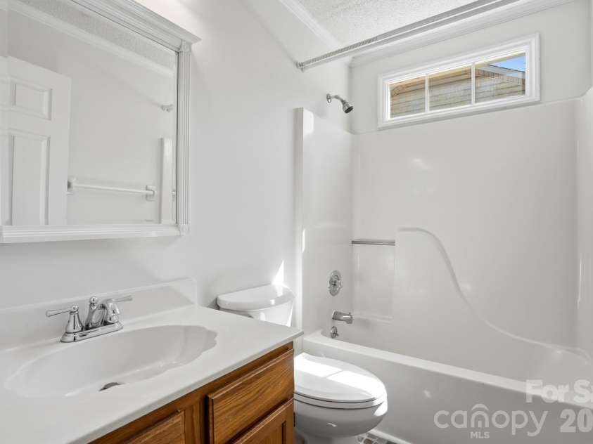 5519 Haybridge Road, Charlotte, NC 28269.  MLS# CAR4363610, YatesRealty ID 30638. Bathroom