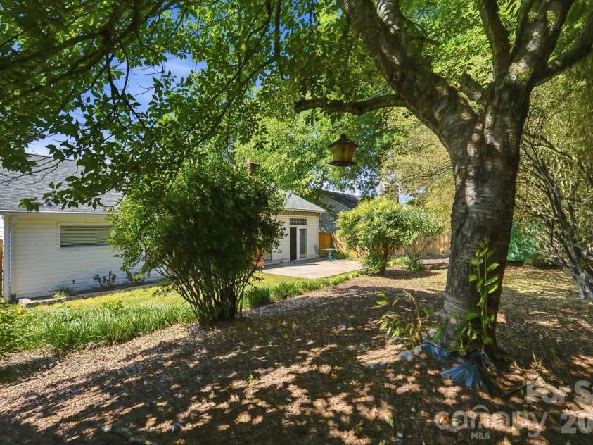 5519 Haybridge Road, Charlotte, NC 28269.  MLS# CAR4363610, YatesRealty ID 30638. Exterior