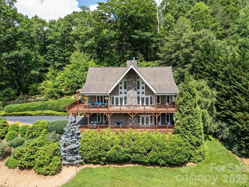 406 Inverness Drive, Waynesville, NC 28785.  MLS# CAR4393022, YatesRealty ID 30639. 
