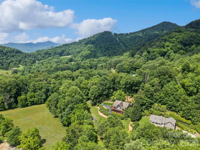 406 Inverness Drive, Waynesville, NC 28785.  MLS# CAR4393022, YatesRealty ID 30639. 