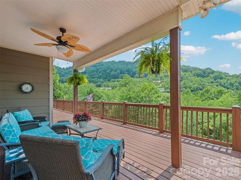 406 Inverness Drive, Waynesville, NC 28785.  MLS# CAR4393022, YatesRealty ID 30639. 