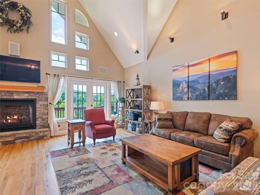 406 Inverness Drive, Waynesville, NC 28785.  MLS# CAR4393022, YatesRealty ID 30639. 