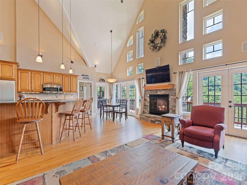 406 Inverness Drive, Waynesville, NC 28785.  MLS# CAR4393022, YatesRealty ID 30639. 
