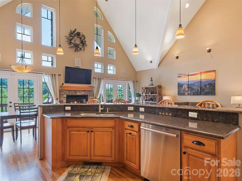 406 Inverness Drive, Waynesville, NC 28785.  MLS# CAR4393022, YatesRealty ID 30639. 