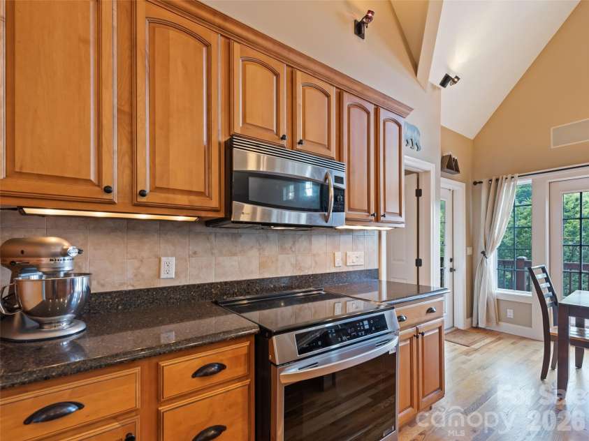 406 Inverness Drive, Waynesville, NC 28785.  MLS# CAR4393022, YatesRealty ID 30639. 