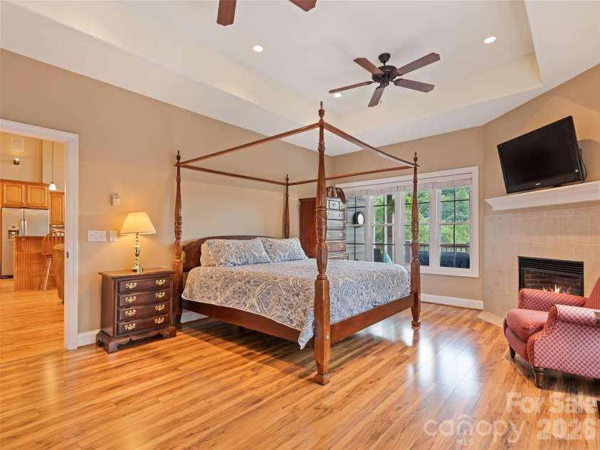 406 Inverness Drive, Waynesville, NC 28785.  MLS# CAR4393022, YatesRealty ID 30639. 