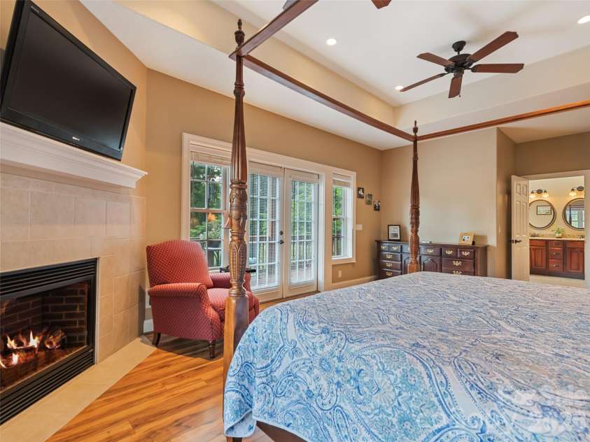 406 Inverness Drive, Waynesville, NC 28785.  MLS# CAR4393022, YatesRealty ID 30639. 