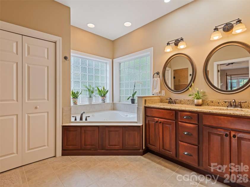 406 Inverness Drive, Waynesville, NC 28785.  MLS# CAR4393022, YatesRealty ID 30639. 