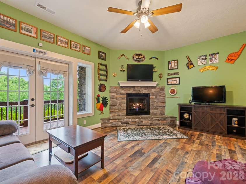 406 Inverness Drive, Waynesville, NC 28785.  MLS# CAR4393022, YatesRealty ID 30639. 