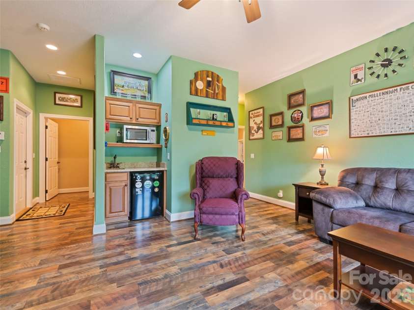 406 Inverness Drive, Waynesville, NC 28785.  MLS# CAR4393022, YatesRealty ID 30639. 