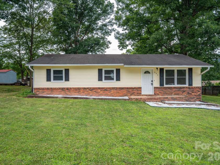 363 Don Mcginnis Road, Lincolnton, NC 28092.  MLS# CAR4391850, YatesRealty ID 30640. 