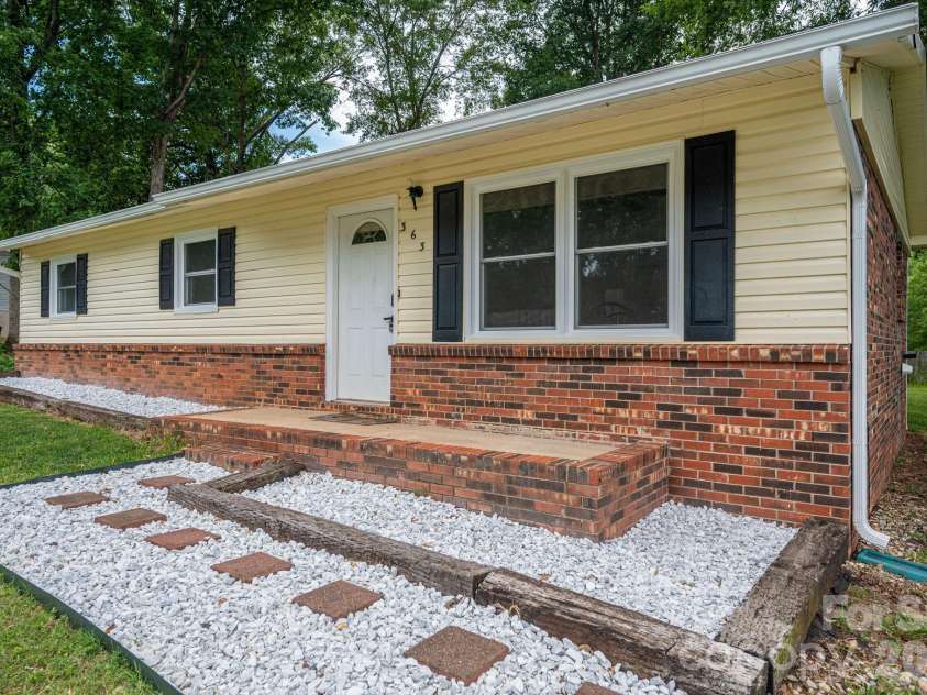 363 Don Mcginnis Road, Lincolnton, NC 28092.  MLS# CAR4391850, YatesRealty ID 30640. 
