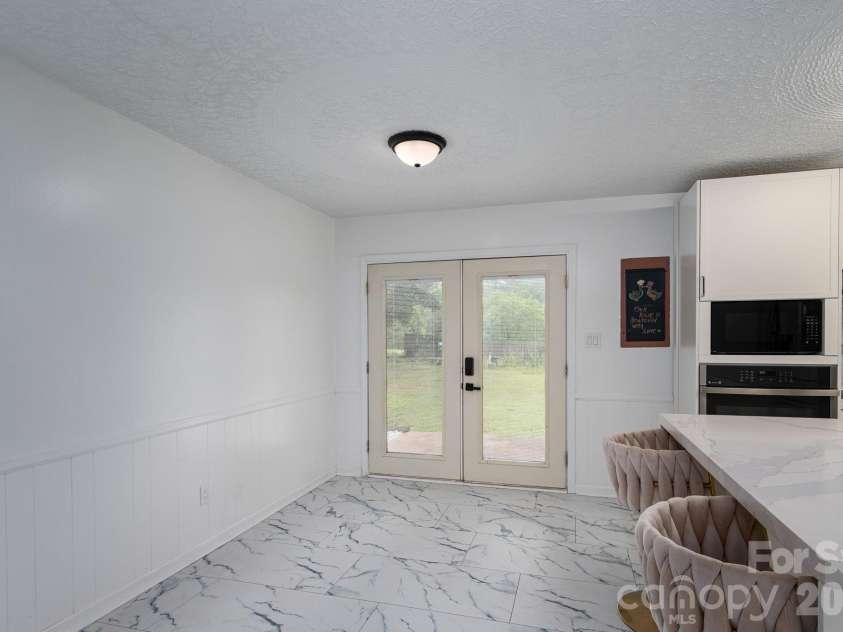 363 Don Mcginnis Road, Lincolnton, NC 28092.  MLS# CAR4391850, YatesRealty ID 30640. 