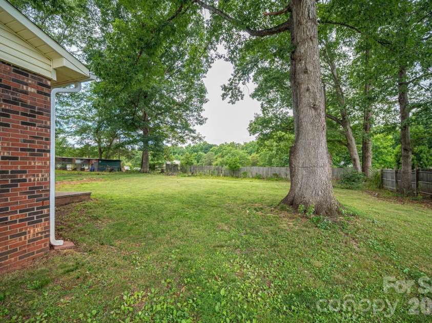 363 Don Mcginnis Road, Lincolnton, NC 28092.  MLS# CAR4391850, YatesRealty ID 30640. 