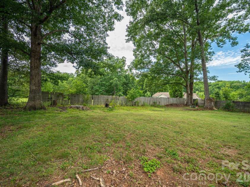 363 Don Mcginnis Road, Lincolnton, NC 28092.  MLS# CAR4391850, YatesRealty ID 30640. 