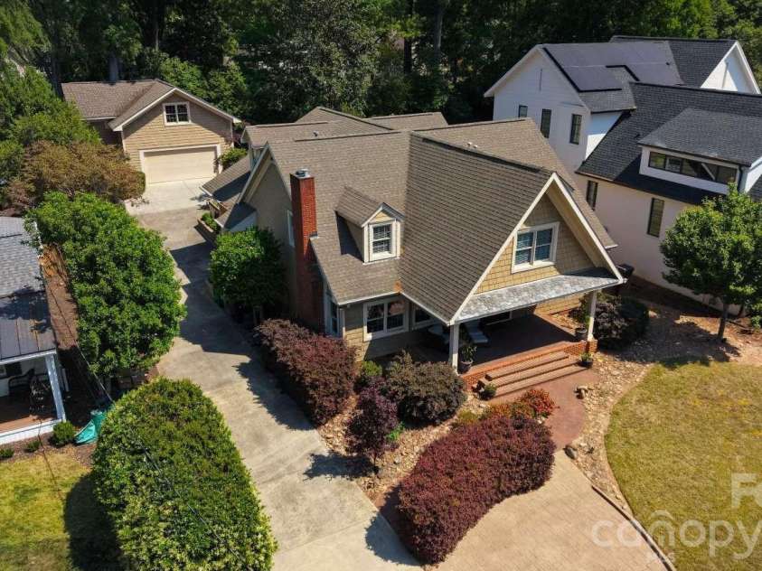 2215 Hassell Place, Charlotte, NC 28209.  MLS# CAR4382060, YatesRealty ID 30641. 