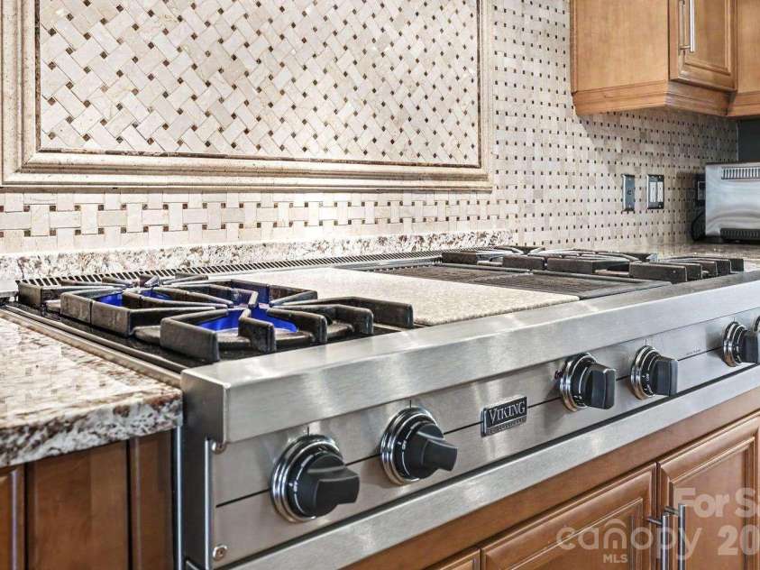 2215 Hassell Place, Charlotte, NC 28209.  MLS# CAR4382060, YatesRealty ID 30641. 