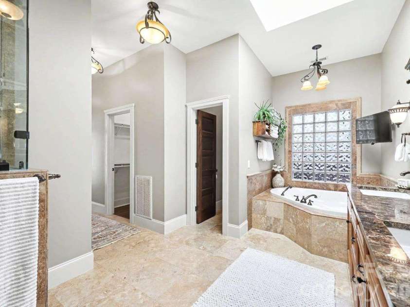 2215 Hassell Place, Charlotte, NC 28209.  MLS# CAR4382060, YatesRealty ID 30641. 