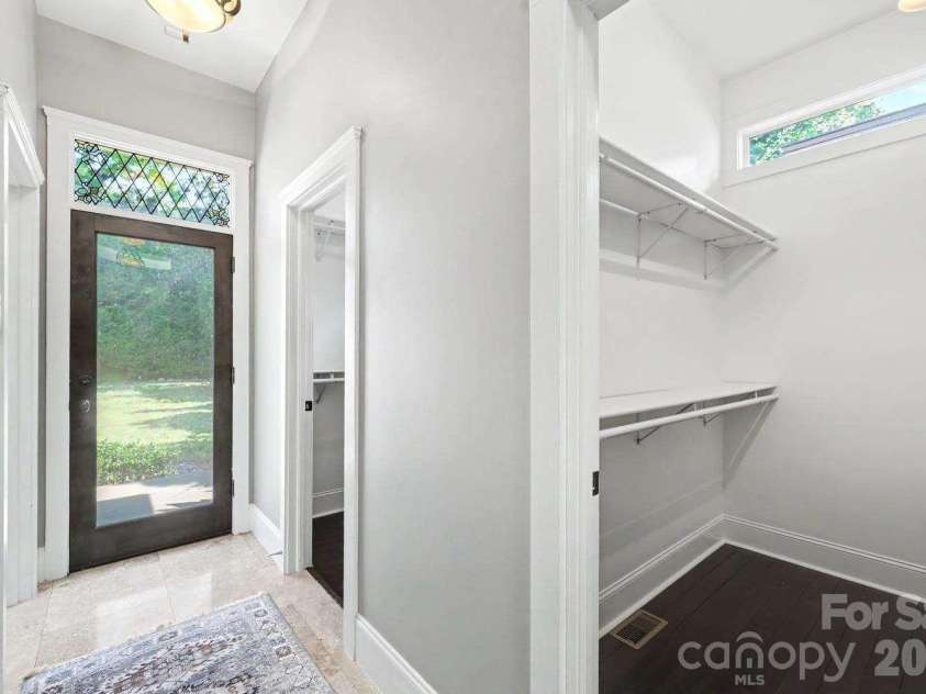 2215 Hassell Place, Charlotte, NC 28209.  MLS# CAR4382060, YatesRealty ID 30641. 