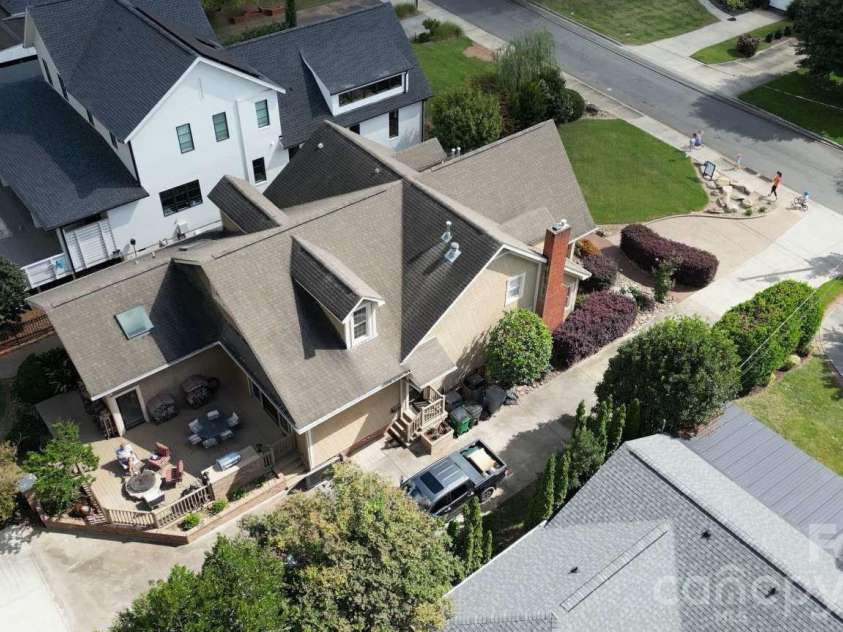 2215 Hassell Place, Charlotte, NC 28209.  MLS# CAR4382060, YatesRealty ID 30641. 