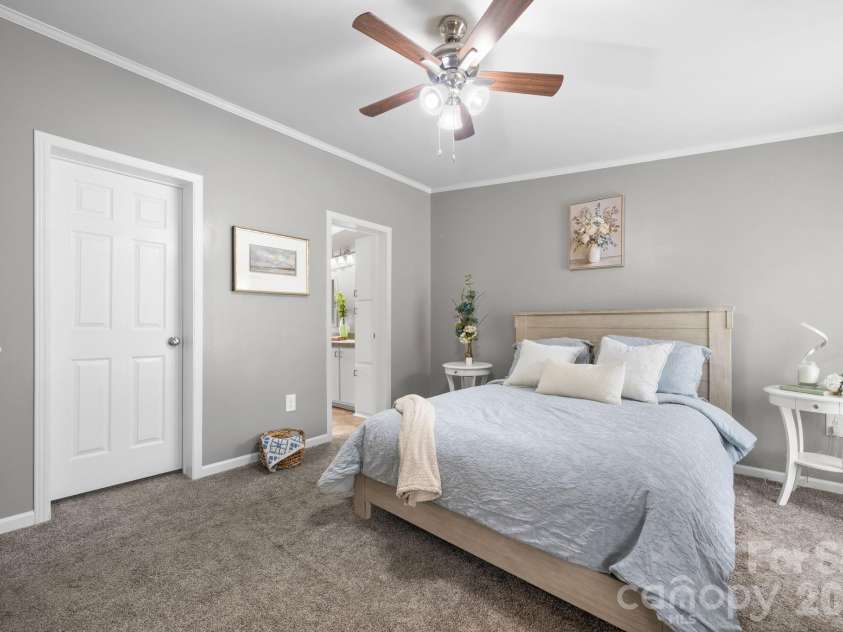 150 Bost Nursery Road, Maiden, NC 28650.  MLS# CAR4388448, YatesRealty ID 30643. Large Primary En-suite