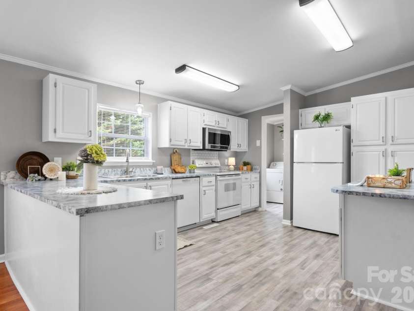 150 Bost Nursery Road, Maiden, NC 28650.  MLS# CAR4388448, YatesRealty ID 30643. Tons of Counter Space