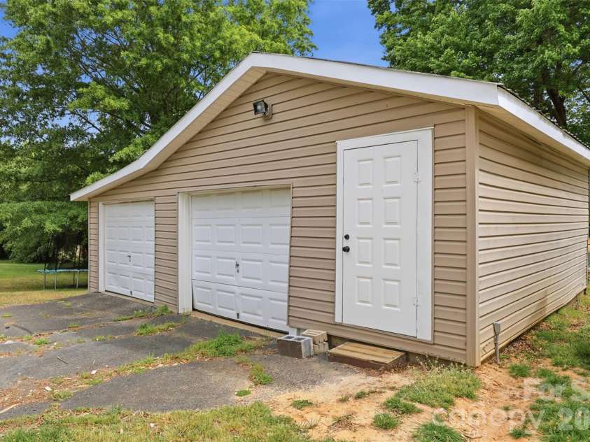 391 & 395 Poplar Springs Road, Elkin, NC 28621.  MLS# CAR4388642, YatesRealty ID 30644. 