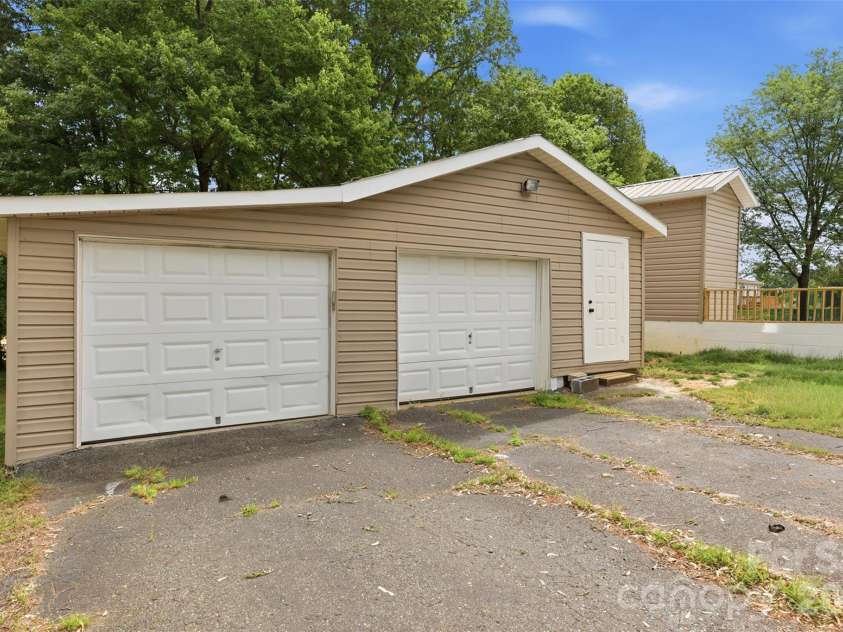 391 & 395 Poplar Springs Road, Elkin, NC 28621.  MLS# CAR4388642, YatesRealty ID 30644. 