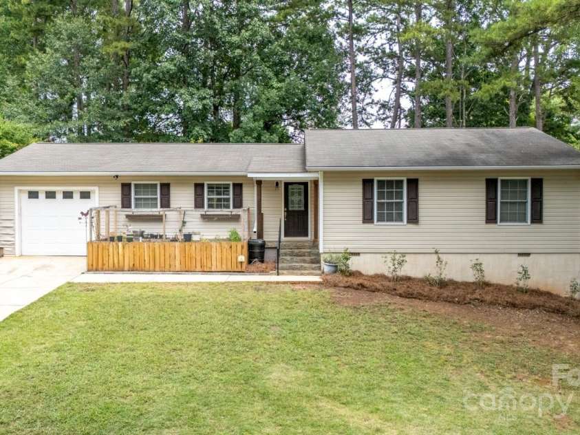 1165 Molokai Drive, Tega Cay, SC 29708.  MLS# CAR4289445, YatesRealty ID 30647. Front of House